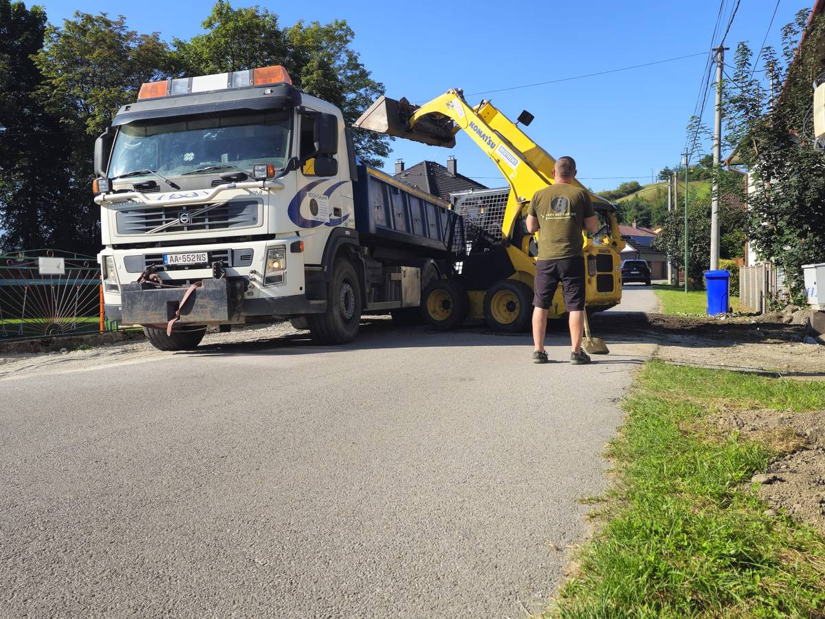 Nakladanie stavebného materiálu