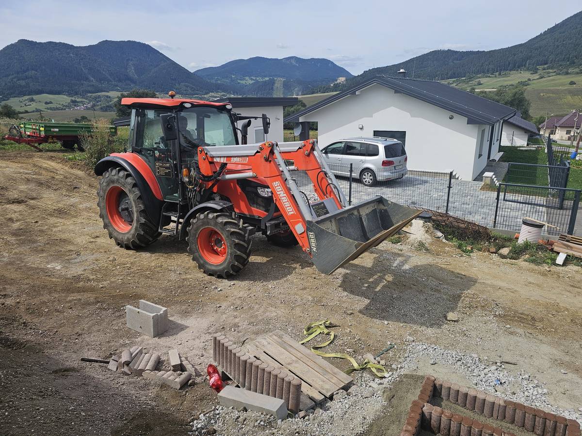 Traktor Kubota s nakladačom
